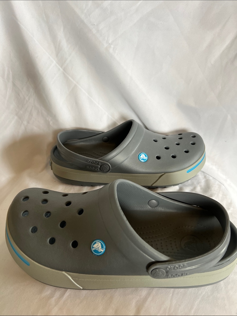 Mens Gray Waterproof Clogs with Light Blue Trim New Without Tags Never Worn - Picture 5 of 6